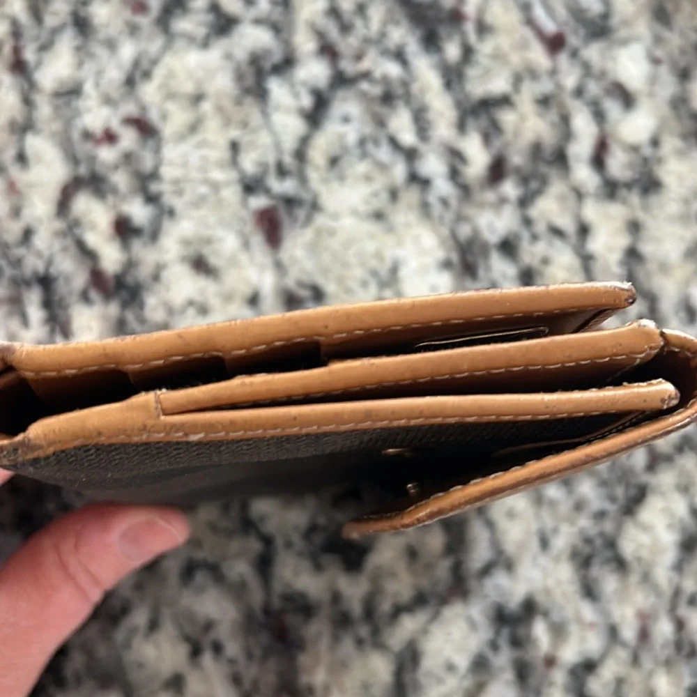 Fendi Striped Wallet - Picture 12 of 12